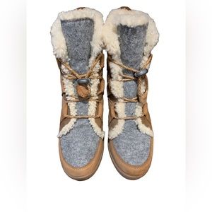 Sorel Size 9 wedge boots with Sherpa lining